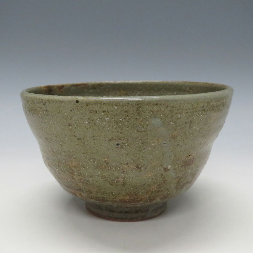茶道具 抹茶茶碗（まっちゃちゃわん） 茶碗 伊羅保 中村与平 抹茶茶碗は茶の湯文化である表千家・裏千家の茶道具や抹茶を専門に扱う千紀園（せんきえん）が通販で販売しています。茶会また初心者向けのお稽古用にご利用いただける抹茶碗です。贈り物・ギフトにも人気です。