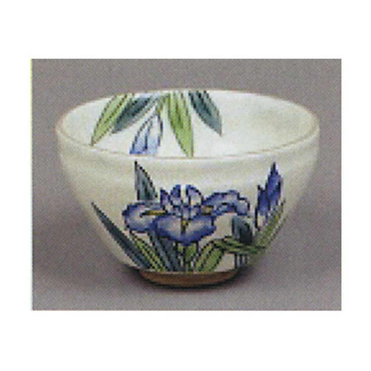 茶道具 小茶碗 菖蒲 加藤忠泉作 忠泉 小茶碗 抹茶茶碗は茶の湯文化である表千家・裏千家の茶道具や抹茶を専門に扱う千紀園（せんきえん）が通販で販売しています。茶会また初心者向けのお稽古用にご利用いただける抹茶碗です。贈り物・ギフトにも人気です。