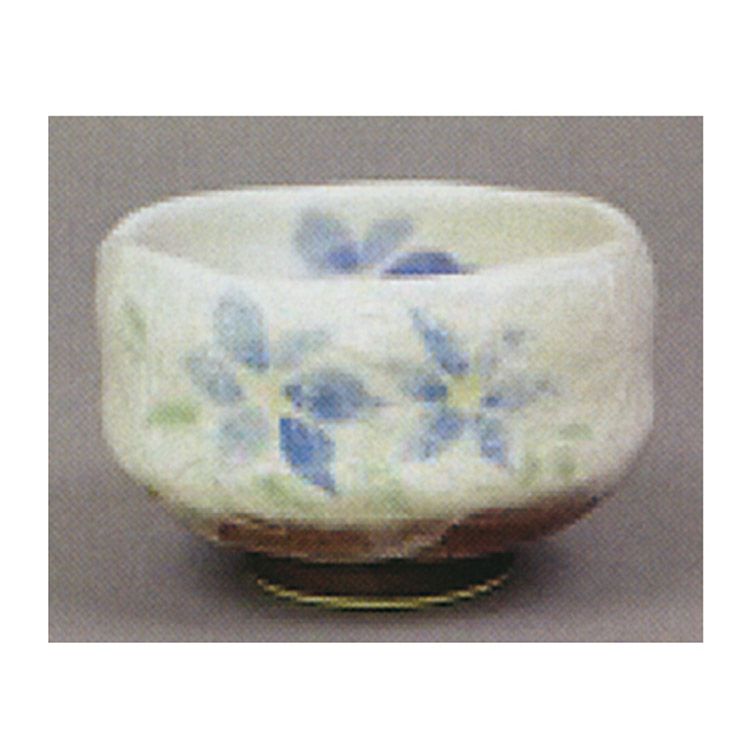 茶道具 小茶碗（こちゃわん） 小茶碗 鉄線 豊窯 抹茶茶碗は茶の湯文化である表千家・裏千家の茶道具や抹茶を専門に扱う千紀園（せんきえん）が通販で販売しています。茶会また初心者向けのお稽古用にご利用いただける抹茶碗です。贈り物・ギフトにも人気です。