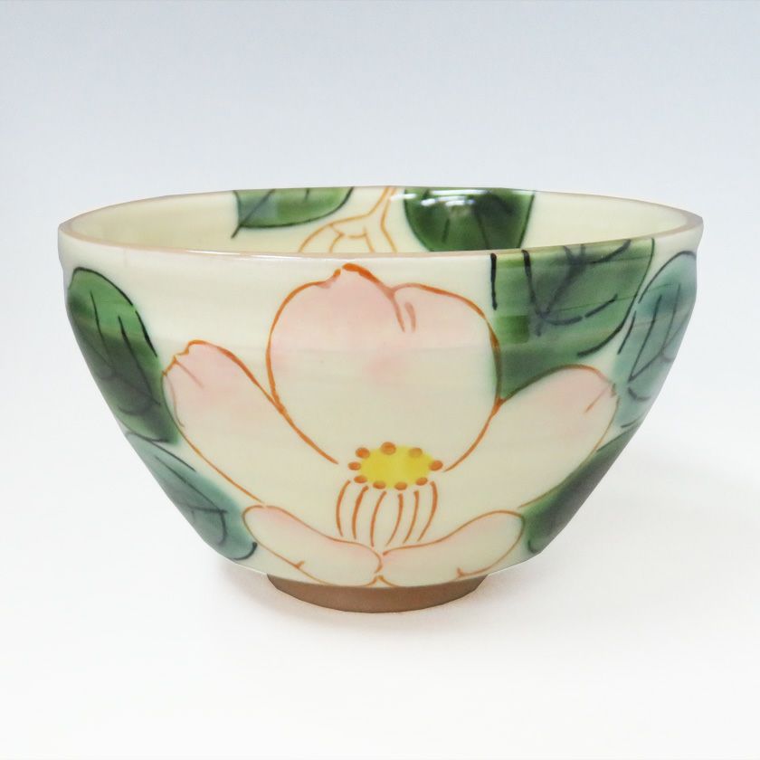 茶道具 小茶碗 山茶花 加藤忠泉作 抹茶茶碗は茶の湯文化である表千家・裏千家の茶道具や抹茶を専門に扱う千紀園（せんきえん）が通販で販売しています。茶会また初心者向けのお稽古用にご利用いただける抹茶碗です。贈り物・ギフトにも人気です。
