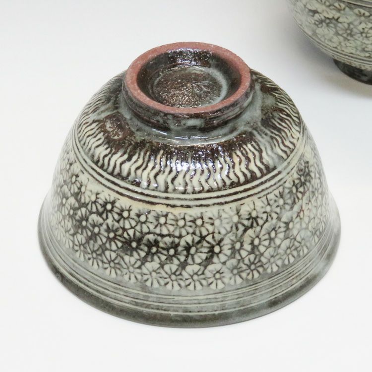 茶道具 数茶碗（かずちゃわん）  数茶碗 古三島 ５客 中村与平 抹茶茶碗は茶の湯文化である表千家・裏千家の茶道具や抹茶を専門に扱う千紀園（せんきえん）が通販で販売しています。茶会また初心者向けのお稽古用にご利用いただける抹茶碗です。贈り物・ギフトにも人気です。