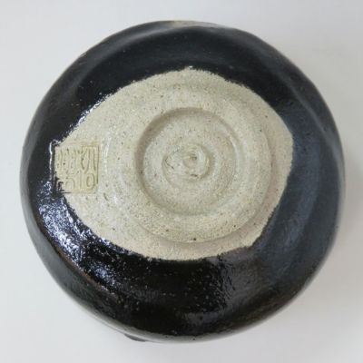 茶道具 楽茶碗（らくちゃわん） 茶碗 黒楽 角印 銘「洗心」(福本積應