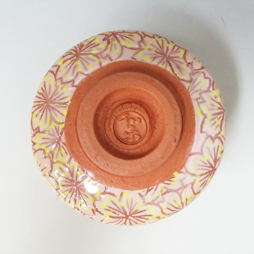 茶道具 楽茶碗（らくちゃわん） 楽茶碗 桜小紋 和楽 抹茶茶碗は茶の湯文化である表千家・裏千家の茶道具や抹茶を専門に扱う千紀園（せんきえん）が通販で販売しています。茶会また初心者向けのお稽古用にご利用いただける抹茶碗です。贈り物・ギフトにも人気です。