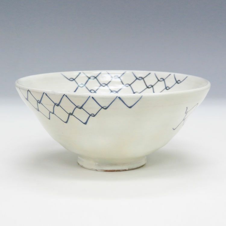 茶道具 平茶碗 粉引 網目 中村与平 抹茶茶碗は茶の湯文化である表千家・裏千家の茶道具や抹茶を専門に扱う千紀園（せんきえん）が通販で販売しています。茶会また初心者向けのお稽古用にご利用いただける抹茶碗です。贈り物・ギフトにも人気です。