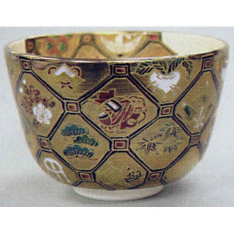 茶道具 茶碗 金地亀甲宝尽 如水 抹茶茶碗は茶の湯文化である表千家・裏千家の茶道具や抹茶を専門に扱う千紀園（せんきえん）が通販で販売しています。茶会また初心者向けのお稽古用にご利用いただける抹茶碗です。贈り物・ギフトにも人気です。