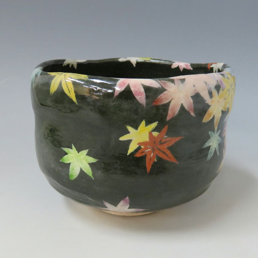 茶道具 茶碗 彩紅葉 吉村楽入作 抹茶茶碗は茶の湯文化である表千家・裏千家の茶道具や抹茶を専門に扱う千紀園（せんきえん）が通販で販売しています。茶会また初心者向けのお稽古用にご利用いただける抹茶碗です。贈り物・ギフトにも人気です。