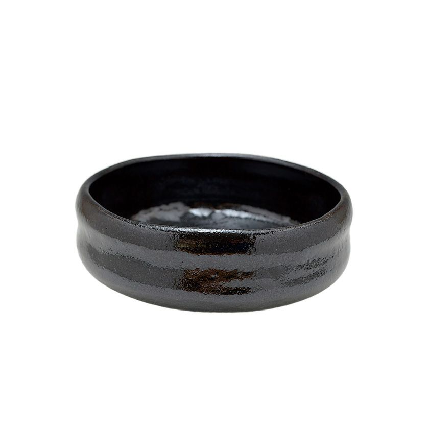 茶道具 楽茶碗（らくちゃわん） 黒楽馬盥茶碗 円楽窯 抹茶茶碗は茶の湯文化である表千家・裏千家の茶道具や抹茶を専門に扱う千紀園（せんきえん）が通販で販売しています。茶会また初心者向けのお稽古用にご利用いただける抹茶碗です。贈り物・ギフトにも人気です。