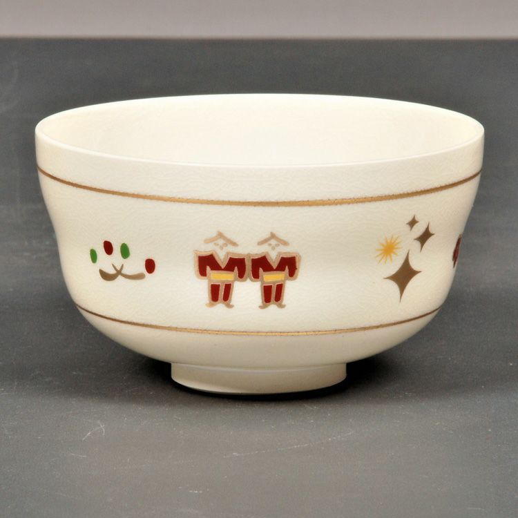 茶道具 抹茶茶碗（まっちゃちゃわん） 茶碗　奈良絵風　「光」 宮地 英香 抹茶茶碗は茶の湯文化である表千家・裏千家の茶道具や抹茶を専門に扱う千紀園（せんきえん）が通販で販売しています。茶会また初心者向けのお稽古用にご利用いただける抹茶碗です。贈り物・ギフトにも人気です。