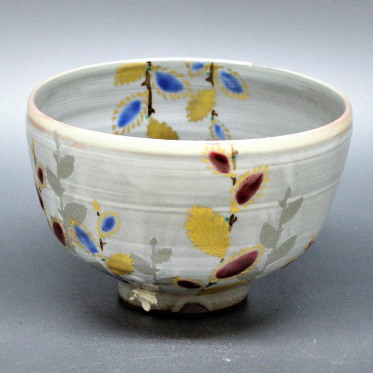 茶道具 抹茶茶碗（まっちゃちゃわん） 茶碗　蝋抜　猫柳 厳窯 抹茶茶碗は茶の湯文化である表千家・裏千家の茶道具や抹茶を専門に扱う千紀園（せんきえん）が通販で販売しています。茶会また初心者向けのお稽古用にご利用いただける抹茶碗です。贈り物・ギフトにも人気です。