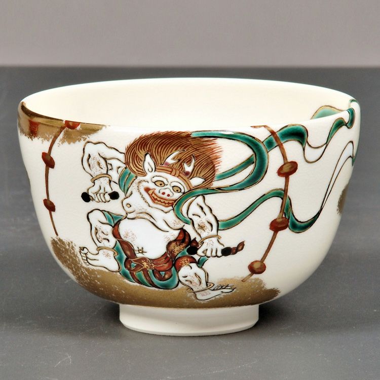茶道具 抹茶茶碗（まっちゃちゃわん） 茶碗　雷神　（光の神） 田中 万祥 抹茶茶碗は茶の湯文化である表千家・裏千家の茶道具や抹茶を専門に扱う千紀園（せんきえん）が通販で販売しています。茶会また初心者向けのお稽古用にご利用いただける抹茶碗です。贈り物・ギフトにも人気です。