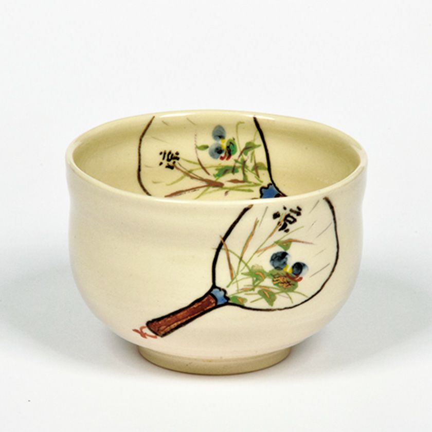 茶道具 小茶碗（こちゃわん） 小茶碗 団扇 浅見 与し三 抹茶茶碗は茶の湯文化である表千家・裏千家の茶道具や抹茶を専門に扱う千紀園（せんきえん）が通販で販売しています。茶会また初心者向けのお稽古用にご利用いただける抹茶碗です。贈り物・ギフトにも人気です。