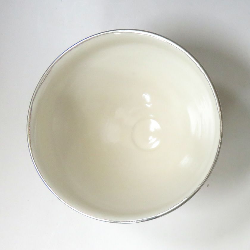 茶道具 天目茶碗（てんもくちゃわん） 貴人茶碗（覆輪 本銀塗仕上） 西尾 香舟 抹茶茶碗は茶の湯文化である表千家・裏千家の茶道具や抹茶を専門に扱う千紀園（せんきえん）が通販で販売しています。茶会また初心者向けのお稽古用にご利用いただける抹茶碗です。贈り物・ギフトにも人気です。