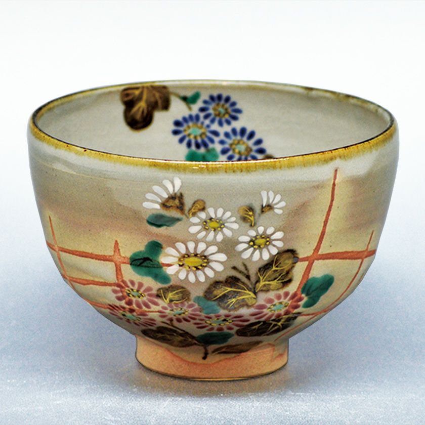 茶道具 抹茶茶碗（まっちゃちゃわん） 茶碗 乾山 垣根に菊 巌窯 抹茶茶碗は茶の湯文化である表千家・裏千家の茶道具や抹茶を専門に扱う千紀園（せんきえん）が通販で販売しています。茶会また初心者向けのお稽古用にご利用いただける抹茶碗です。贈り物・ギフトにも人気です。