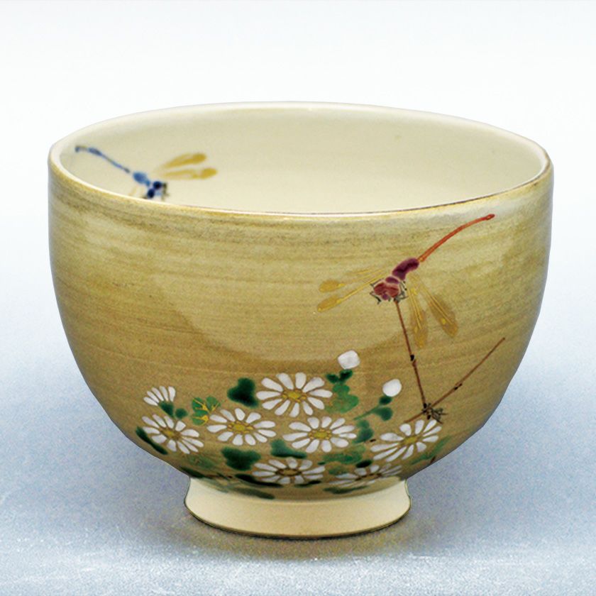 茶道具 抹茶茶碗（まっちゃちゃわん） 茶碗 菊にトンボ 見谷 福峰 抹茶茶碗は茶の湯文化である表千家・裏千家の茶道具や抹茶を専門に扱う千紀園（せんきえん）が通販で販売しています。茶会また初心者向けのお稽古用にご利用いただける抹茶碗です。贈り物・ギフトにも人気です。