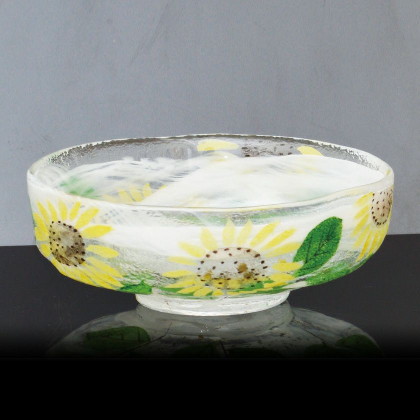 茶道具 平茶碗（ひらちゃわん） ガラス馬盥茶碗 ひまわり 広畑 久仁彦 抹茶茶碗は茶の湯文化である表千家・裏千家の茶道具や抹茶を専門に扱う千紀園（せんきえん）が通販で販売しています。茶会また初心者向けのお稽古用にご利用いただける抹茶碗です。贈り物・ギフトにも人気です。