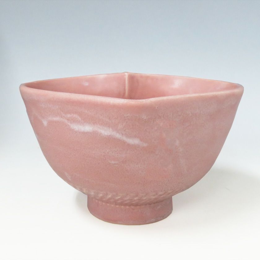 茶道具 抹茶茶碗（まっちゃちゃわん） 茶碗　真紅 猪目（ハート型） 小野 穣 抹茶茶碗は茶の湯文化である表千家・裏千家の茶道具や抹茶を専門に扱う千紀園（せんきえん）が通販で販売しています。茶会また初心者向けのお稽古用にご利用いただける抹茶碗です。贈り物・ギフトにも人気です。