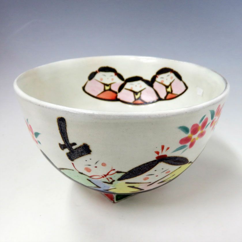 茶道具 抹茶茶碗（まっちゃちゃわん） 茶碗 粉引 菱高台 おひな様 中村与平 抹茶茶碗は茶の湯文化である表千家・裏千家の茶道具や抹茶を専門に扱う千紀園（せんきえん）が通販で販売しています。茶会また初心者向けのお稽古用にご利用いただける抹茶碗です。贈り物・ギフトにも人気です。