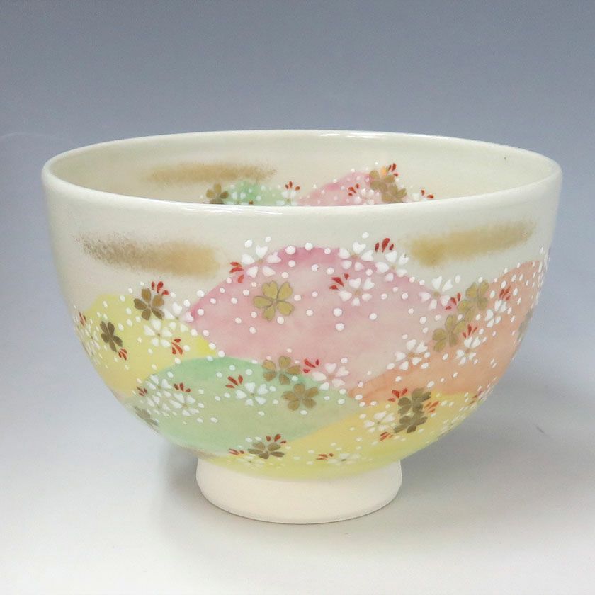 茶道具 抹茶茶碗（まっちゃちゃわん） 茶碗　仁清　吉野山 見谷 福峰 抹茶茶碗は茶の湯文化である表千家・裏千家の茶道具や抹茶を専門に扱う千紀園（せんきえん）が通販で販売しています。茶会また初心者向けのお稽古用にご利用いただける抹茶碗です。贈り物・ギフトにも人気です。