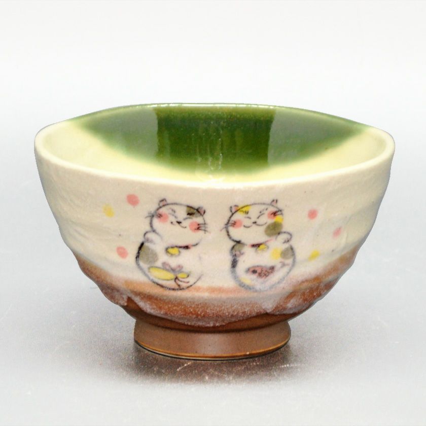 茶道具 抹茶茶碗（まっちゃちゃわん） 利休茶碗 ねこ 豊窯 抹茶茶碗は茶の湯文化である表千家・裏千家の茶道具や抹茶を専門に扱う千紀園（せんきえん）が通販で販売しています。茶会また初心者向けのお稽古用にご利用いただける抹茶碗です。贈り物・ギフトにも人気です。