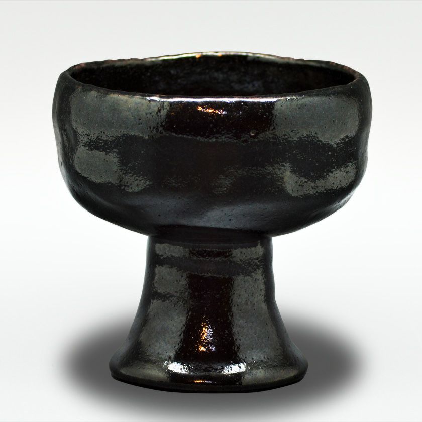 茶道具 楽茶碗（らくちゃわん） 馬上杯 黒楽 松楽窯 抹茶茶碗は茶の湯文化である表千家・裏千家の茶道具や抹茶を専門に扱う千紀園（せんきえん）が通販で販売しています。茶会また初心者向けのお稽古用にご利用いただける抹茶碗です。贈り物・ギフトにも人気です。