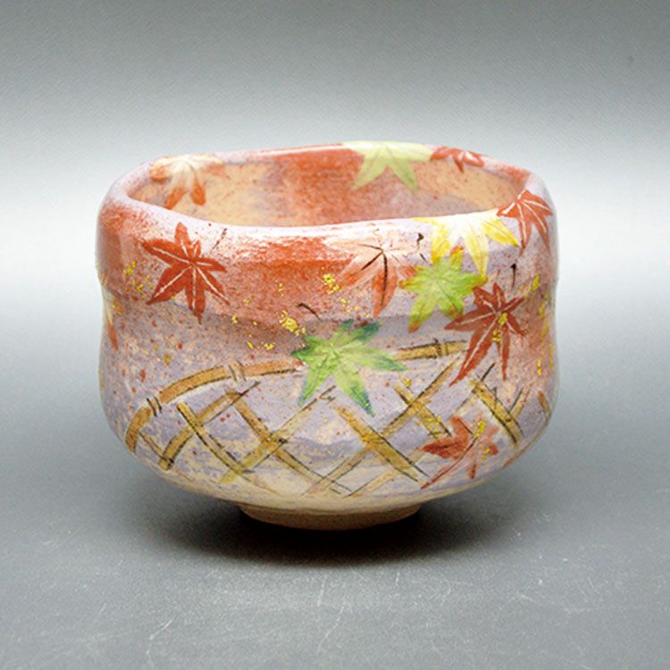 茶道具 抹茶茶碗（まっちゃちゃわん） 茶碗　光悦垣に紅葉 吉村 楽入 作 抹茶茶碗は茶の湯文化である表千家・裏千家の茶道具や抹茶を専門に扱う千紀園（せんきえん）が通販で販売しています。茶会また初心者向けのお稽古用にご利用いただける抹茶碗です。贈り物・ギフトにも人気です。