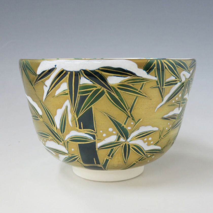茶道具 抹茶茶碗（まっちゃちゃわん） 茶碗　金地 雪竹 加藤 如水 作 抹茶茶碗は茶の湯文化である表千家・裏千家の茶道具や抹茶を専門に扱う千紀園（せんきえん）が通販で販売しています。茶会また初心者向けのお稽古用にご利用いただける抹茶碗です。贈り物・ギフトにも人気です。