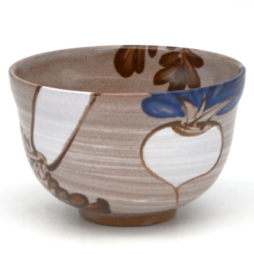 茶道具 抹茶茶碗（まっちゃちゃわん） 乾山風　大根・蕪 宮地 英香 抹茶茶碗は茶の湯文化である表千家・裏千家の茶道具や抹茶を専門に扱う千紀園（せんきえん）が通販で販売しています。茶会また初心者向けのお稽古用にご利用いただける抹茶碗です。贈り物・ギフトにも人気です。