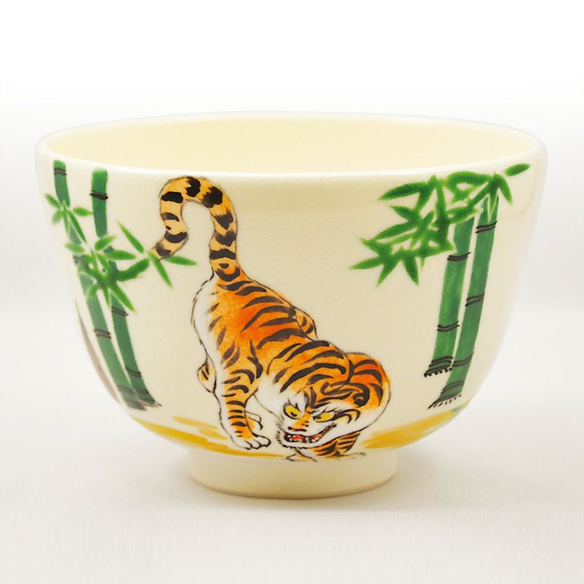 茶道具 抹茶茶碗（まっちゃちゃわん） 色絵茶碗 探幽写 竹林虎図　干支 山岡 善高 抹茶茶碗は茶の湯文化である表千家・裏千家の茶道具や抹茶を専門に扱う千紀園（せんきえん）が通販で販売しています。茶会また初心者向けのお稽古用にご利用いただける抹茶碗です。贈り物・ギフトにも人気です。
