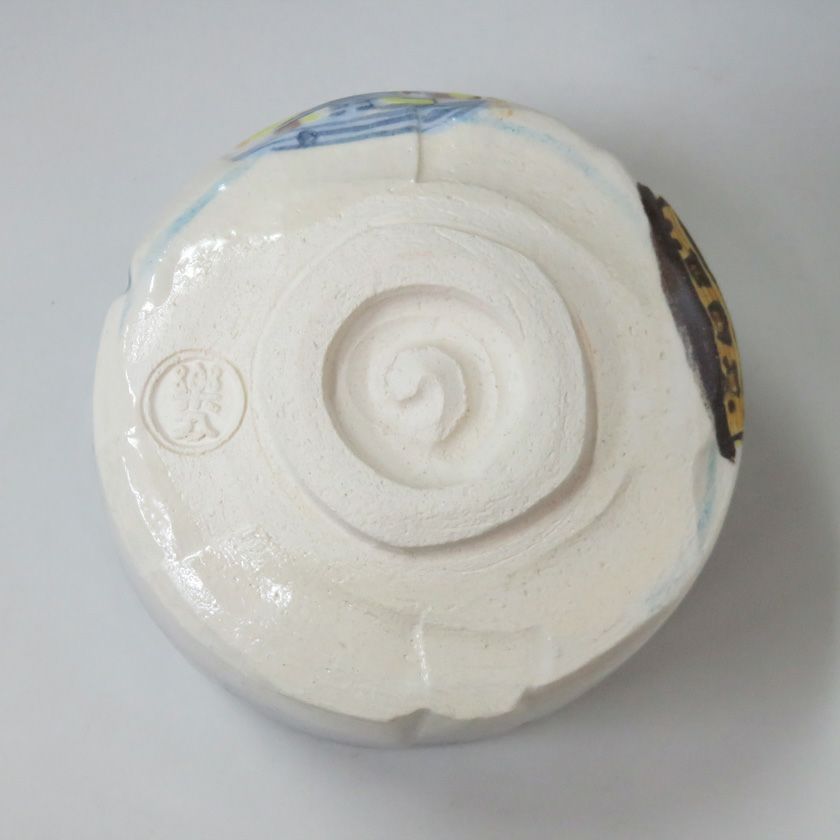 茶道具 楽茶碗（らくちゃわん） 茶碗 楽 欧州の街窓 吉村 楽入 抹茶茶碗は茶の湯文化である表千家・裏千家の茶道具や抹茶を専門に扱う千紀園（せんきえん）が通販で販売しています。茶会また初心者向けのお稽古用にご利用いただける抹茶碗です。贈り物・ギフトにも人気です。