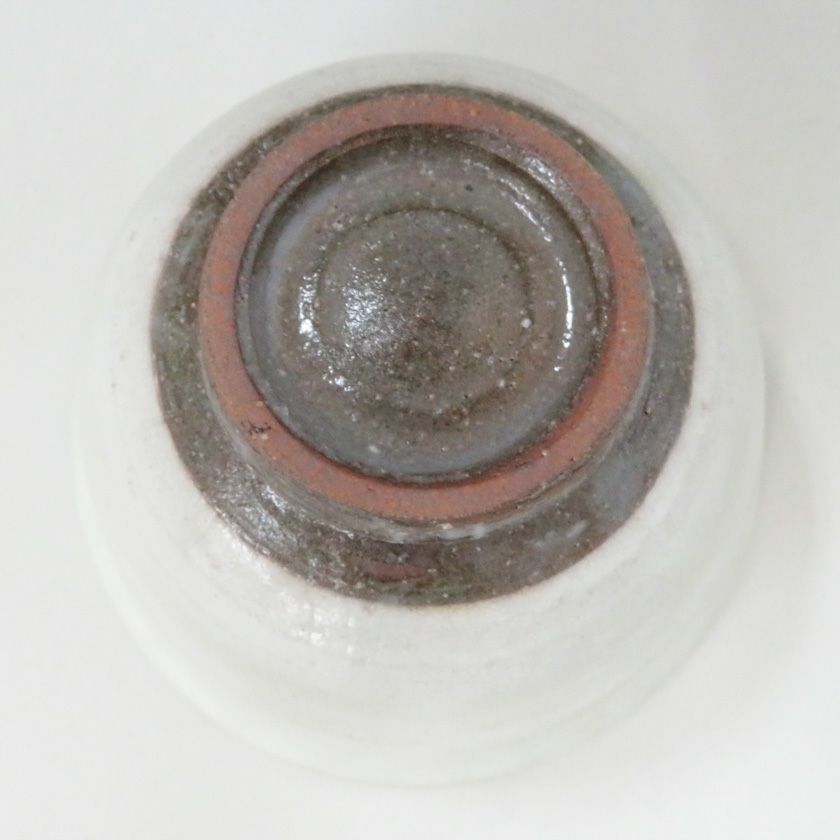 茶道具 抹茶茶碗（まっちゃちゃわん） 粉引 茶碗 宇田 佐平 抹茶茶碗は茶の湯文化である表千家・裏千家の茶道具や抹茶を専門に扱う千紀園（せんきえん）が通販で販売しています。茶会また初心者向けのお稽古用にご利用いただける抹茶碗です。贈り物・ギフトにも人気です。