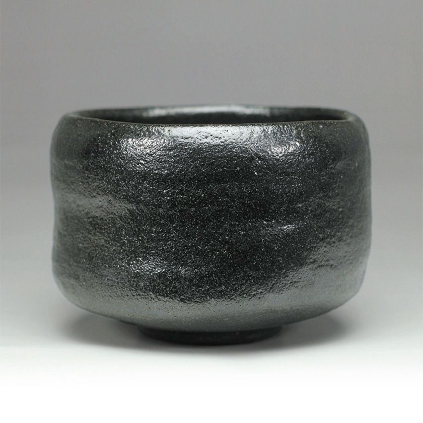 茶道具 楽茶碗（らくちゃわん） 長次郎 「俊寛」写 黒楽茶碗 吉村 楽入 抹茶茶碗は茶の湯文化である表千家・裏千家の茶道具や抹茶を専門に扱う千紀園（せんきえん）が通販で販売しています。茶会また初心者向けのお稽古用にご利用いただける抹茶碗です。贈り物・ギフトにも人気です。