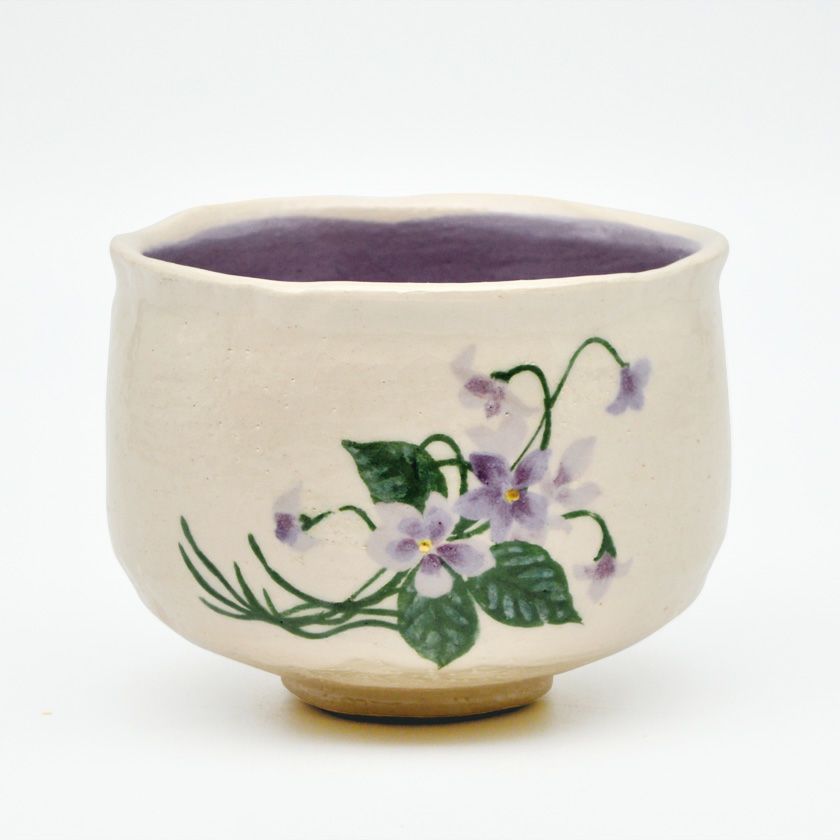 茶道具 楽茶碗（らくちゃわん） 茶碗 白楽 すみれ 内紫 吉村 楽入 抹茶茶碗は茶の湯文化である表千家・裏千家の茶道具や抹茶を専門に扱う千紀園（せんきえん）が通販で販売しています。茶会また初心者向けのお稽古用にご利用いただける抹茶碗です。贈り物・ギフトにも人気です。