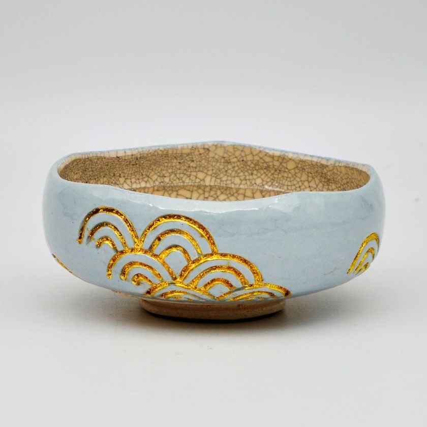 茶道具 平茶碗（ひらちゃわん） 馬盥 青海波 和楽 抹茶茶碗は茶の湯文化である表千家・裏千家の茶道具や抹茶を専門に扱う千紀園（せんきえん）が通販で販売しています。茶会また初心者向けのお稽古用にご利用いただける抹茶碗です。贈り物・ギフトにも人気です。