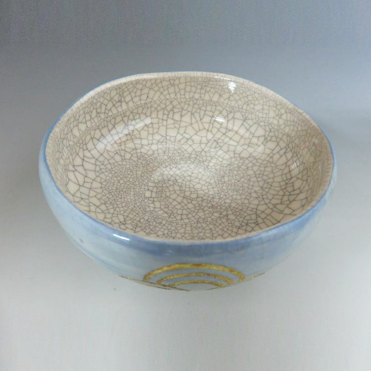 茶道具 平茶碗（ひらちゃわん） 馬盥 青海波 和楽 抹茶茶碗は茶の湯文化である表千家・裏千家の茶道具や抹茶を専門に扱う千紀園（せんきえん）が通販で販売しています。茶会また初心者向けのお稽古用にご利用いただける抹茶碗です。贈り物・ギフトにも人気です。