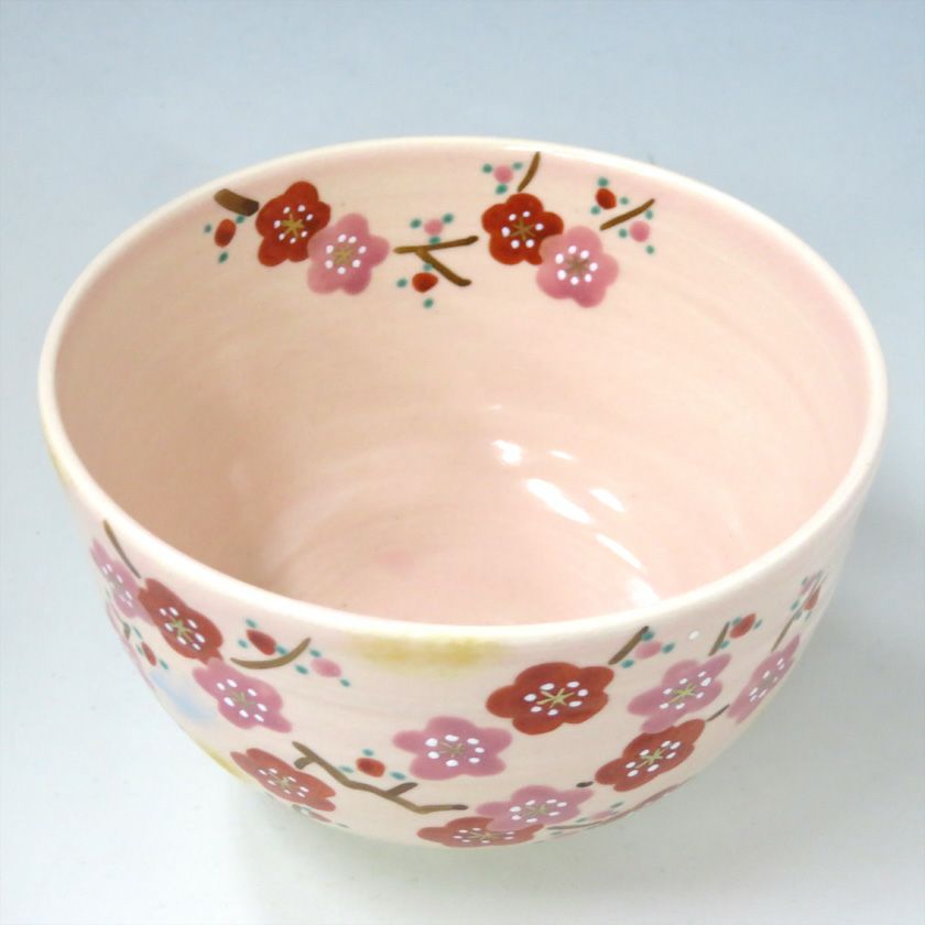 茶道具 抹茶茶碗（まっちゃちゃわん） 茶碗 色絵 梅 東山 深山 抹茶茶碗は茶の湯文化である表千家・裏千家の茶道具や抹茶を専門に扱う千紀園（せんきえん）が通販で販売しています。茶会また初心者向けのお稽古用にご利用いただける抹茶碗です。贈り物・ギフトにも人気です。