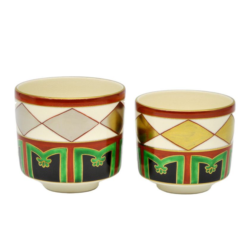 茶道具 筒茶碗（つつちゃわん） 筒茶碗 金菱・銀菱 山岡 善高 抹茶茶碗は茶の湯文化である表千家・裏千家の茶道具や抹茶を専門に扱う千紀園（せんきえん）が通販で販売しています。茶会また初心者向けのお稽古用にご利用いただける抹茶碗です。贈り物・ギフトにも人気です。