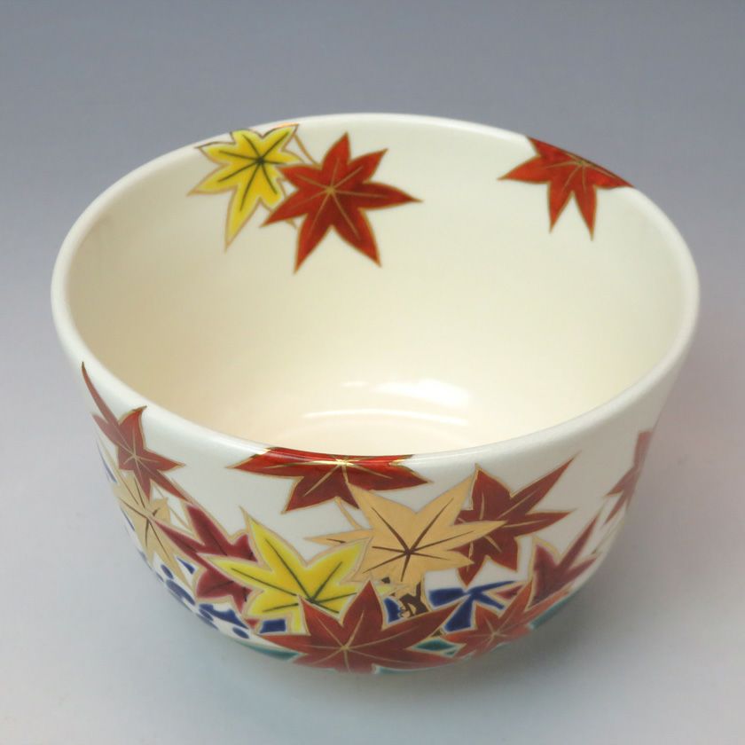 茶道具 抹茶茶碗（まっちゃちゃわん） 色絵 紅葉川 茶碗 田中 方円 抹茶茶碗は茶の湯文化である表千家・裏千家の茶道具や抹茶を専門に扱う千紀園（せんきえん）が通販で販売しています。茶会また初心者向けのお稽古用にご利用いただける抹茶碗です。贈り物・ギフトにも人気です。