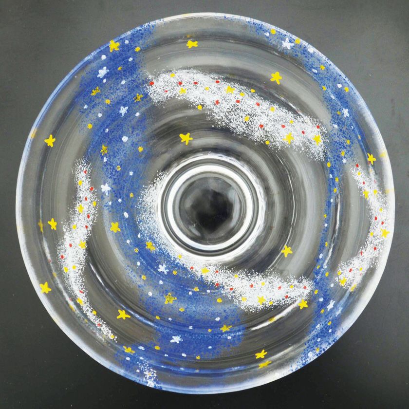 茶道具 平茶碗（ひらちゃわん） ガラス平茶碗 天の川 【耐熱】 加藤 永山 抹茶茶碗は茶の湯文化である表千家・裏千家の茶道具や抹茶を専門に扱う千紀園（せんきえん）が通販で販売しています。茶会また初心者向けのお稽古用にご利用いただける抹茶碗です。贈り物・ギフトにも人気です。