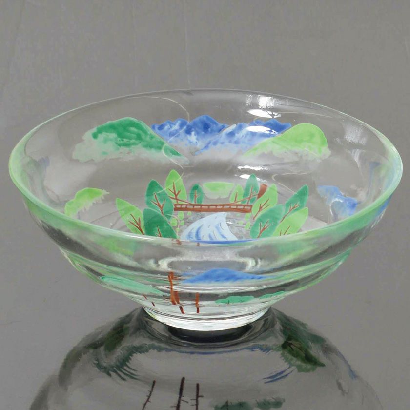 茶道具 平茶碗（ひらちゃわん） ガラス平茶碗 山の日（上高地） 【耐熱】 松本 明日香 抹茶茶碗は茶の湯文化である表千家・裏千家の茶道具や抹茶を専門に扱う千紀園（せんきえん）が通販で販売しています。茶会また初心者向けのお稽古用にご利用いただける抹茶碗です。贈り物・ギフトにも人気です。