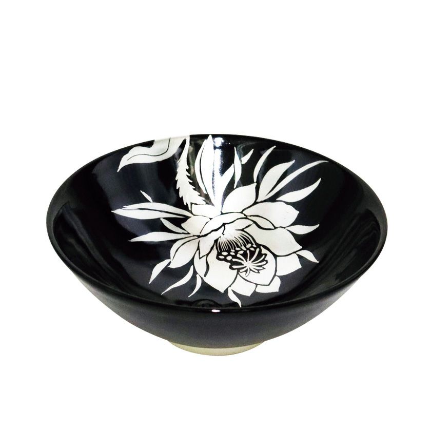 茶道具 平茶碗（ひらちゃわん） 平茶碗 黒釉 銀彩 月花美人 今岡 都 抹茶茶碗は茶の湯文化である表千家・裏千家の茶道具や抹茶を専門に扱う千紀園（せんきえん）が通販で販売しています。茶会また初心者向けのお稽古用にご利用いただける抹茶碗です。贈り物・ギフトにも人気です。