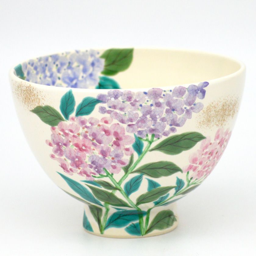 茶道具 抹茶茶碗（まっちゃちゃわん） 茶碗　白釉 紫陽花 水出 宋絢 抹茶茶碗は茶の湯文化である表千家・裏千家の茶道具や抹茶を専門に扱う千紀園（せんきえん）が通販で販売しています。茶会また初心者向けのお稽古用にご利用いただける抹茶碗です。贈り物・ギフトにも人気です。