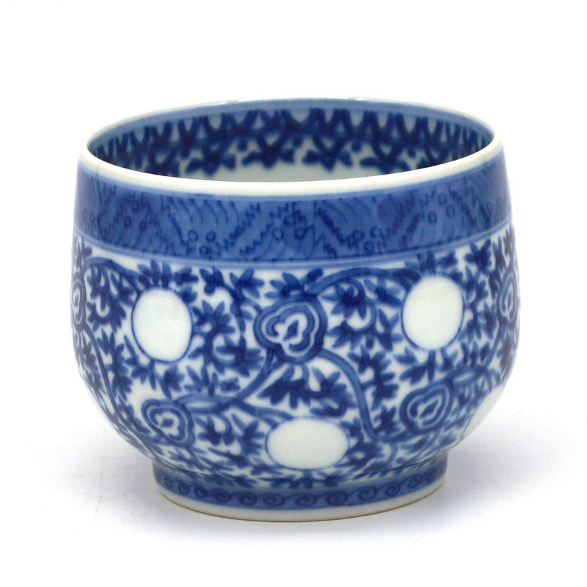 茶道具 抹茶茶碗（まっちゃちゃわん） 景徳鎮 茶碗 祥瑞 水玉 王 懐英 抹茶茶碗は茶の湯文化である表千家・裏千家の茶道具や抹茶を専門に扱う千紀園（せんきえん）が通販で販売しています。茶会また初心者向けのお稽古用にご利用いただける抹茶碗です。贈り物・ギフトにも人気です。