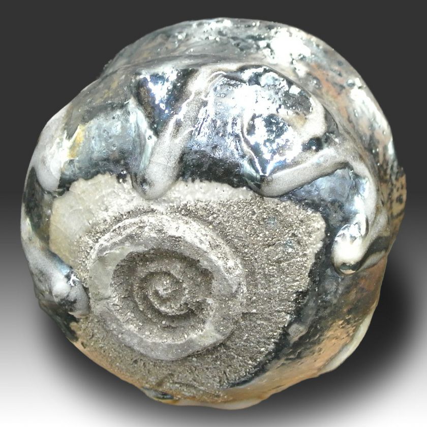 茶道具 天目茶碗（てんもくちゃわん） 茶碗 窯変天目 大山 秀男 抹茶茶碗は茶の湯文化である表千家・裏千家の茶道具や抹茶を専門に扱う千紀園（せんきえん）が通販で販売しています。茶会また初心者向けのお稽古用にご利用いただける抹茶碗です。贈り物・ギフトにも人気です。