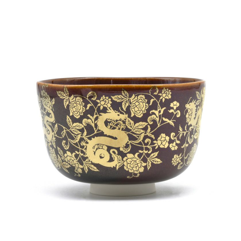 茶道具 抹茶茶碗（まっちゃちゃわん） 茶碗 飴釉 正倉院花唐草 龍 花月窯 干支 辰（たつ 龍 竜 りゅう） 抹茶茶碗は茶の湯文化である表千家・裏千家の茶道具や抹茶を専門に扱う千紀園（せんきえん）が通販で販売しています。茶会また初心者向けのお稽古用にご利用いただける抹茶碗です。贈り物・ギフトにも人気です。