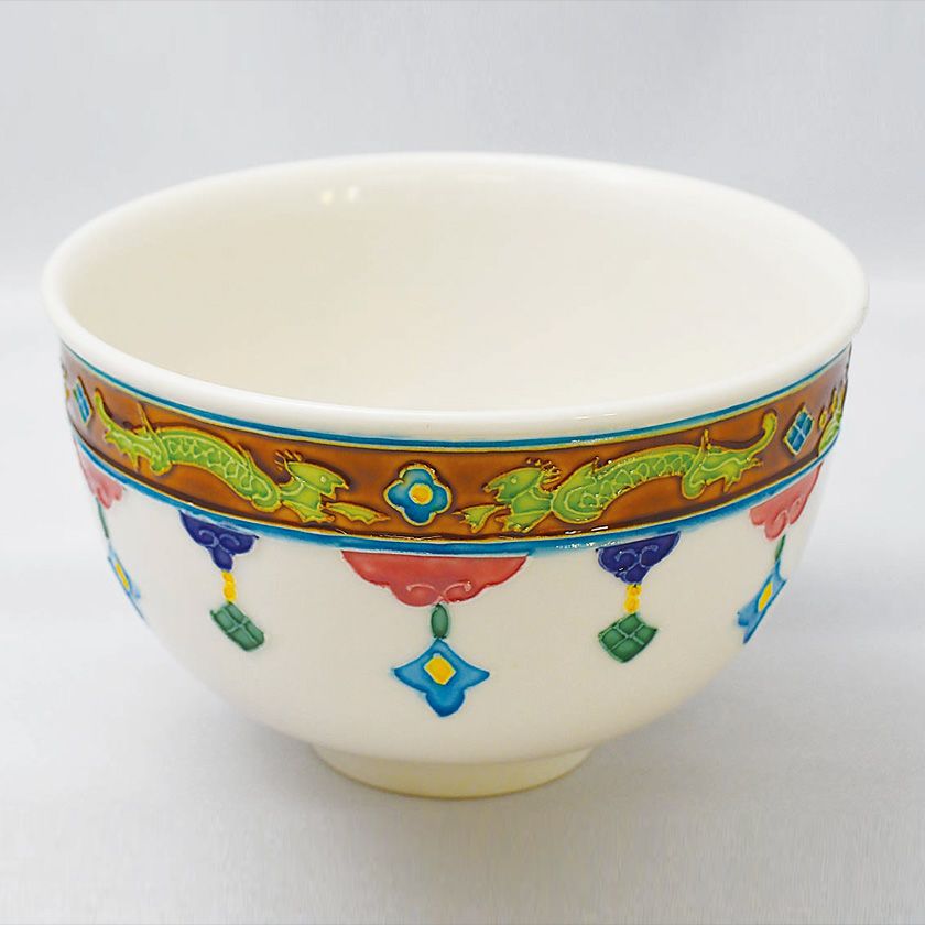 茶道具 抹茶茶碗（まっちゃちゃわん） 交趾茶碗 辰 中村 翠嵐 干支 辰（たつ、タツ、龍、竜） 抹茶茶碗は茶の湯文化である表千家・裏千家の茶道具や抹茶を専門に扱う千紀園（せんきえん）が通販で販売しています。茶会また初心者向けのお稽古用にご利用いただける抹茶碗です。贈り物・ギフトにも人気です。