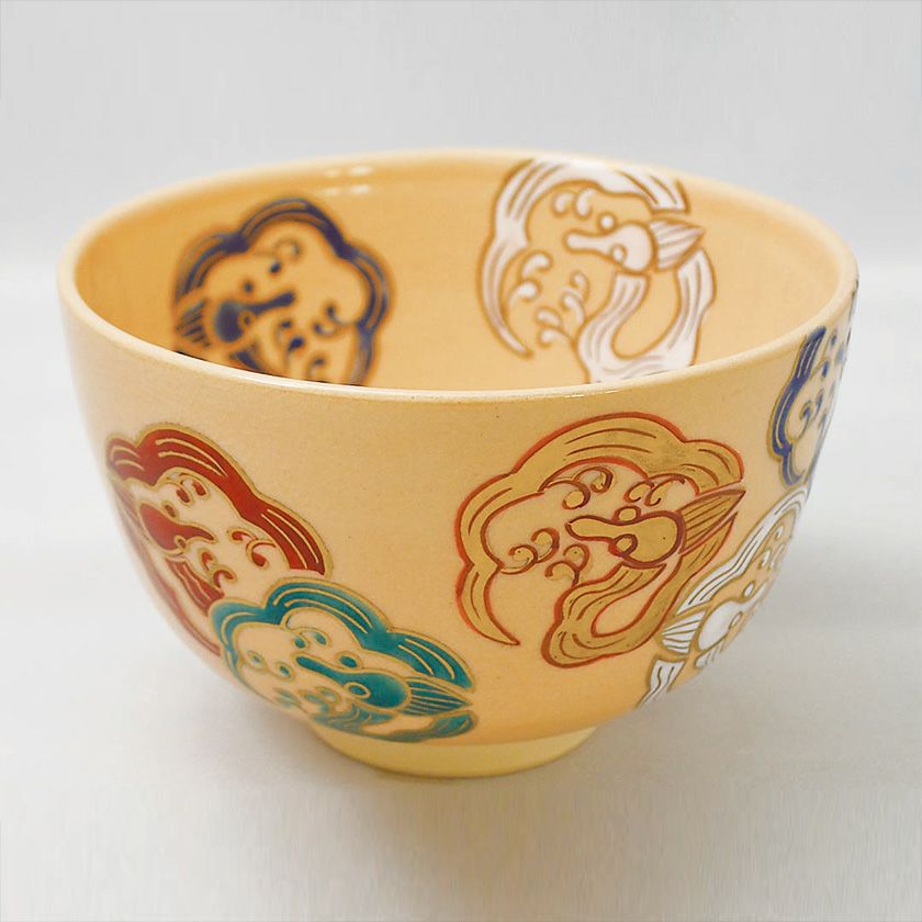 茶道具 抹茶茶碗（まっちゃちゃわん） 色絵茶碗 雨龍紋 鈴木 一点 干支 辰（たつ、タツ、龍、竜） 抹茶茶碗は茶の湯文化である表千家・裏千家の茶道具や抹茶を専門に扱う千紀園（せんきえん）が通販で販売しています。茶会また初心者向けのお稽古用にご利用いただける抹茶碗です。贈り物・ギフトにも人気です。