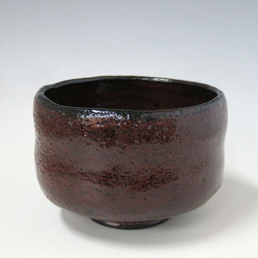 茶道具 抹茶茶碗（まっちゃちゃわん） 黒茶碗 一入写 「夕紅葉」 佐々木 昭楽 抹茶茶碗は茶の湯文化である表千家・裏千家の茶道具や抹茶を専門に扱う千紀園（せんきえん）が通販で販売しています。茶会また初心者向けのお稽古用にご利用いただける抹茶碗です。贈り物・ギフトにも人気です。