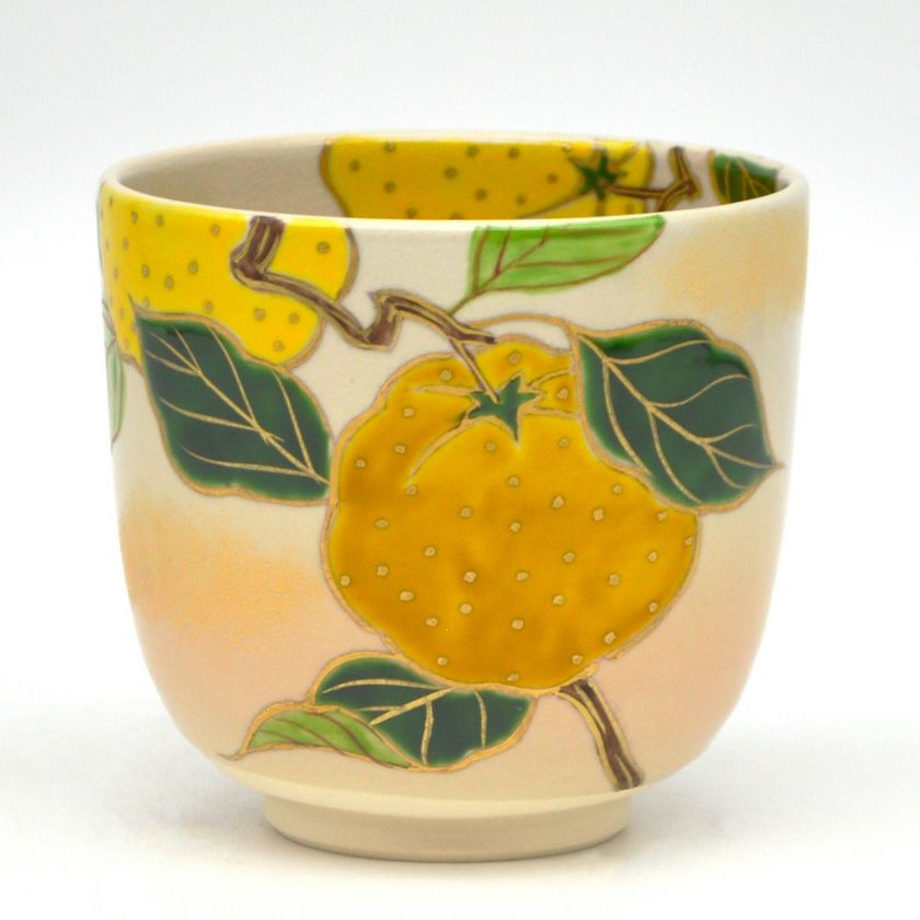 茶道具 筒茶碗（つつちゃわん） 筒茶碗 柚子 水出 宋絢 抹茶茶碗は茶の湯文化である表千家・裏千家の茶道具や抹茶を専門に扱う千紀園（せんきえん）が通販で販売しています。茶会また初心者向けのお稽古用にご利用いただける抹茶碗です。贈り物・ギフトにも人気です。