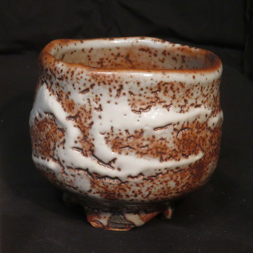 茶道具 抹茶茶碗（まっちゃちゃわん） 赤志野 茶碗 信楽焼 灰塚窯 木戸 貞昭 抹茶茶碗は茶の湯文化である表千家・裏千家の茶道具や抹茶を専門に扱う千紀園（せんきえん）が通販で販売しています。茶会また初心者向けのお稽古用にご利用いただける抹茶碗です。贈り物・ギフトにも人気です。