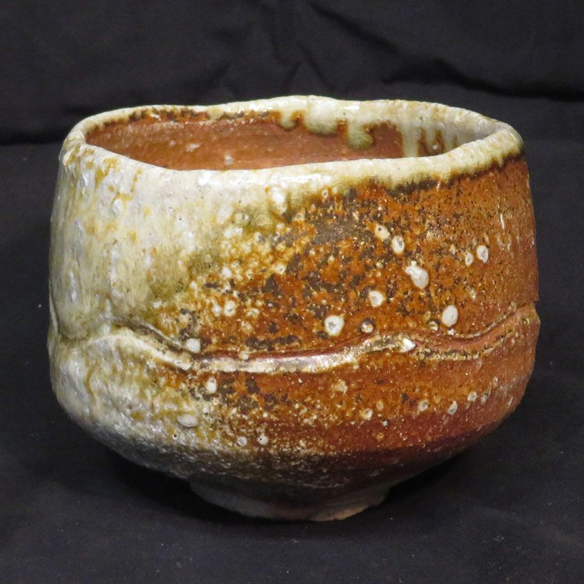 茶道具 抹茶茶碗（まっちゃちゃわん） 信楽窯変 茶碗 信楽焼 灰塚窯 木戸 貞昭 抹茶茶碗は茶の湯文化である表千家・裏千家の茶道具や抹茶を専門に扱う千紀園（せんきえん）が通販で販売しています。茶会また初心者向けのお稽古用にご利用いただける抹茶碗です。贈り物・ギフトにも人気です。